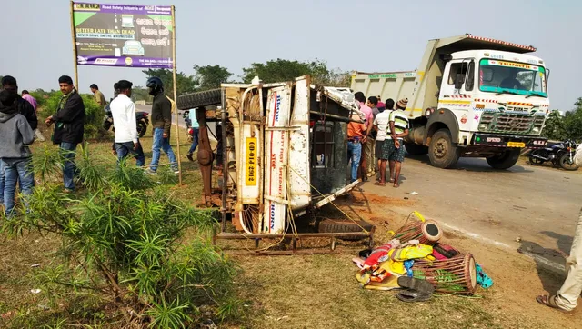 ବରଯାତ୍ରୀ ଗାଡ଼ି ଦୁର୍ଘଟଣାଗ୍ରସ୍ତ, ଜଣେ ମହିଳା ମୃତ,୧୮ ଗୁରୁତର