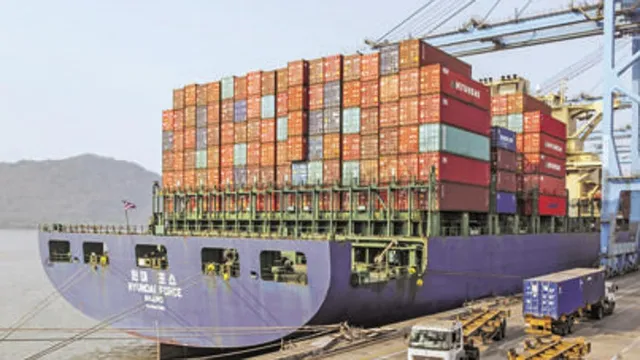 କରାଚିରେ ପରିବା ‘କଣ୍ଟେନର୍‌’ରୁ ବାହାରିଥିବା ବିଷାକ୍ତ ବାଷ୍ପ ଶୁଙ୍ଘି ୪ ମୃତ, ୧୫ ଅସୁସ୍ଥ