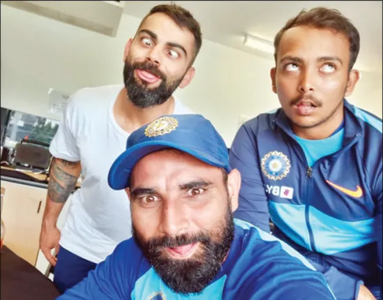 ସିଲି ପଏଣ୍ଟ୍‌:ସ’ ଓ ସାମିଙ୍କ ସହ କୋହଲିଙ୍କ କୌତୁକିଆ ଫଟୋ