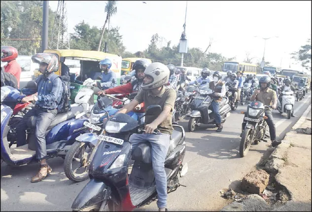 ଟ୍ରାଫିକ୍‌ ଫାଶ ନେଉଛି ଜୀବନ, ୫ ବର୍ଷରେ ଗଡ଼ିଲାଣି ୫ ମୁଣ୍ଡ