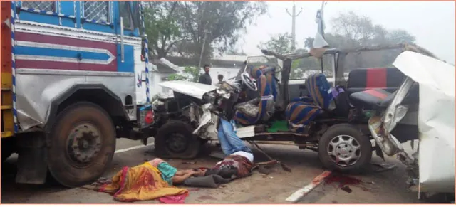 ବେଆଇନ ଦାଦନ ଚାଲାଣ ବେଳେ ଦୁର୍ଘଟଣା: ଟ୍ରକ୍‌କୁ ପିଟିଲା ବଲେରୋ, ୩ ମୃତ, ୮ ଗୁରୁତର
