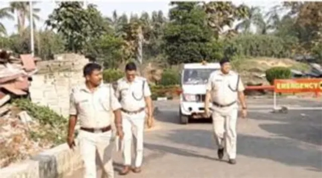 ଛାତ୍ରୀଙ୍କୁ ଗୁଳିମାଡ଼ ଘଟଣା: ସନ୍ଦେହ ଘେରରେ ତଦନ୍ତ, ମିଳୁନି ବନ୍ଧୁକ, ଫିଟୁନି ରହସ୍ୟ