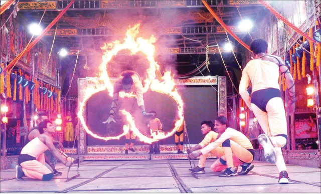 ଖଣ୍ଡଗିରି ଯାତ୍ରା ମହାକୁମ୍ଭ: ନୃତ୍ୟ କମ୍‌, ସର୍କସ ବେଶି