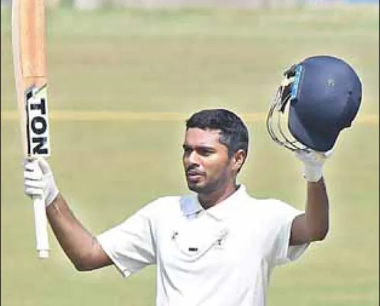 ଦେବାଶିଷଙ୍କ ତୃତୀୟ ରଣଜୀ ଶତକ, ଓଡ଼ିଶା ୪୩୬; ଝାଡ଼ଖଣ୍ତ ୭୧/୨