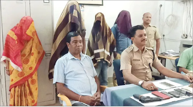 ମହିଳାଙ୍କ ସମେତ ୪ ଲୁଟେରା ଗିରଫ: ୪୭ ହଜାର ଟଙ୍କା, ବୁଲେଟ୍ ମୋଟର ସାଇକେଲ୍‌, ନକଲି ପିସ୍ତଲ ଜବତ