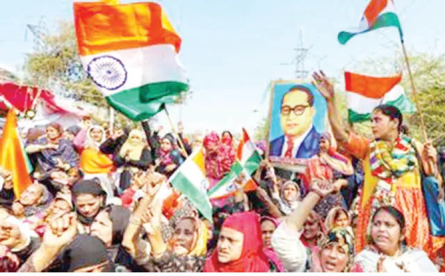 ଶାହିନ ବାଗ୍‌ ଆନ୍ଦୋଳନ: ହସ୍ତକ୍ଷେପ କଲେ ସୁପ୍ରିମ୍‌ କୋର୍ଟ, କଥାବାର୍ତ୍ତା ପାଇଁ ୩ ଜଣିଆ କମିଟି