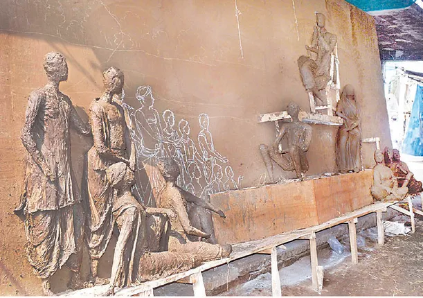 ମହାତ୍ମାଗାନ୍ଧୀ ରିଲିଫ୍ ଭାସ୍କର୍ଯ୍ୟର ଶୁଭାରମ୍ଭ: କାଠଯୋଡ଼ି ଶଯ୍ୟାରେ ଗାନ୍ଧୀଜୀଙ୍କ ଉଦ୍‌ବୋଧନର ବିରଳ କଳାକୃତି