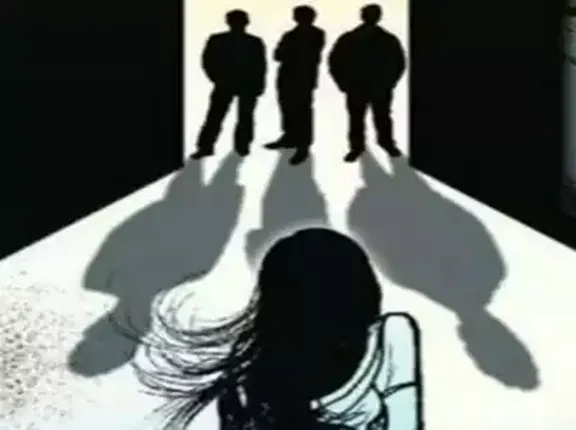 ଗଣ ଦୁଷ୍କର୍ମର ଶିକାର ହୋଇ ପଳାଇ ଯାଇଥିବା ମହିଳାଙ୍କୁ କରି  କଲା ଉଲୁଣ୍ଡା ପୁଲିସ୍‌