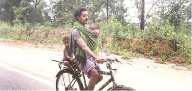 ଘାଟିରେ ଅସୁରକ୍ଷିତ ସାଇକେଲ ଯାତ୍ରା : ତଥାପି, ହାରି ନାହାନ୍ତି ଡମ୍ବରୁ