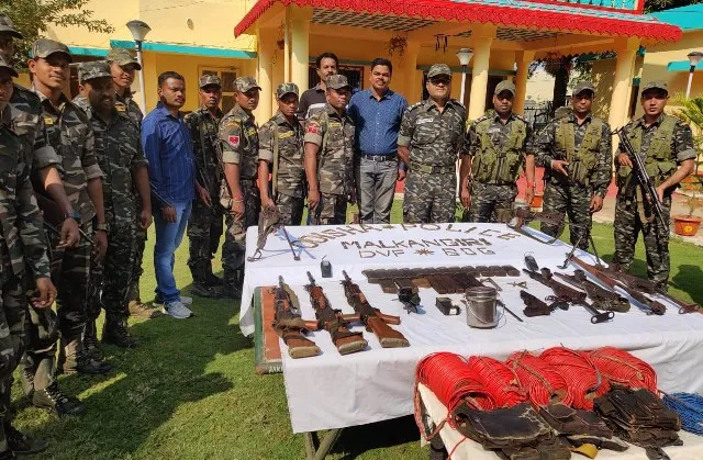 ‘ଅପରେସନ ସ୍ବାଭିମାନ’ରେ ପୁଲିସକୁ ବଡ଼ ସଫଳତା : ମାଲକାନଗିରିରୁ ମିଳିଲା ମାଓ ଅସ୍ତ୍ରଭଣ୍ଡାର