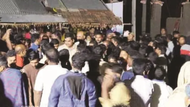 ନୟାଗଡ଼ରେ ଜଟଣୀ ପୁଲିସକୁ ମାଡ଼ : ଭୁଲ୍‌ରେ ନବବିବାହିତ ଯୁବକଙ୍କୁ ଉଠାଇ ନେଇଥିଲା, ଇଟାମାଟି ପୁଲିସ ହଟହଟା, ଭୁଲ ମାଗିବା ପରେ ମୁକୁଳିଲେ