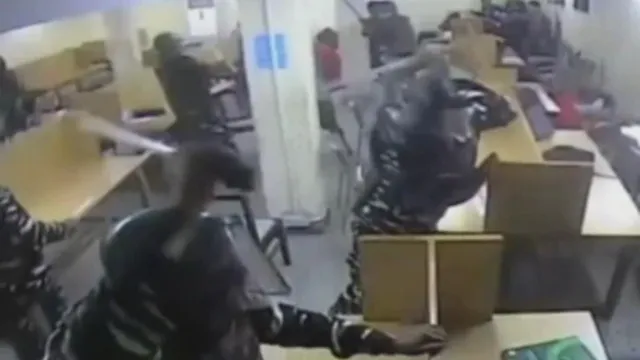 ଜାମିଆ ହିଂସା: ଲାଇବ୍ରେରିରେ ବିଦ୍ୟାର୍ଥୀମାନଙ୍କୁ ପୁଲିସ ଆକ୍ରମଣର ଫୁଟେଜ୍‌ ରିଲିଜ୍‌