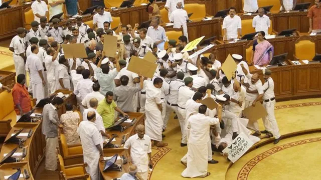 କେରଳ ବଜେଟ ପୁସ୍ତିକାରେ ମହାତ୍ମାଗାନ୍ଧିଙ୍କ ହତ୍ୟା ସମୟର ଚିତ୍ର, ଆପତ୍ତି ଉଠାଇଲେ କଂଗ୍ରେସ, ବିଜେପି