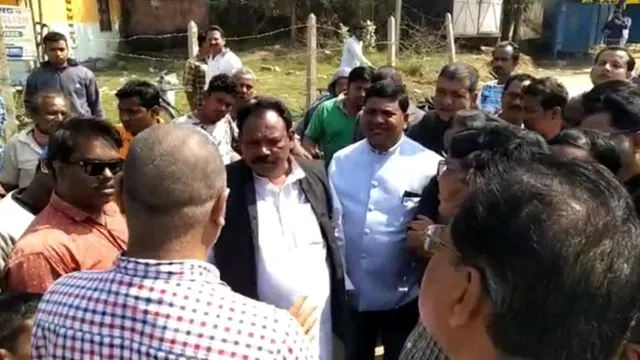 ଗଳାପୋଲ ନିର୍ମାଣ ଦାବିରେ ବାରିପଦାରେ ଜାତୀୟ ରାଜପଥ ଅବରୋଧ