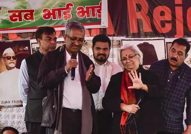 ଶାହିନ ବାଗ୍‌ରେ ସୁପ୍ରିମକୋର୍ଟ ମଧ୍ୟସ୍ଥି : ସମାଧାନ ପନ୍ଥା ବାହାରିଲାନି, ଆଜି ପୁଣି ଆଲୋଚନା