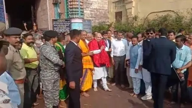 ମହାପ୍ରଭୁ ଶ୍ରୀଲିଙ୍ଗରାଜଙ୍କୁ ଦର୍ଶନ କରିଲେ କେନ୍ଦ୍ର ସ୍ୱରାଷ୍ଟ୍ର ମନ୍ତ୍ରୀ ଅମିତ ଶାହ