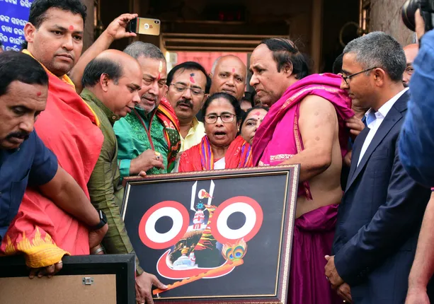 ମହାପ୍ରଭୁଙ୍କ ଦର୍ଶନ କଲେ ମମତା, ଭାରତବାସୀଙ୍କ ସୁଖସମୃଦ୍ଧି କାମନା କଲେ