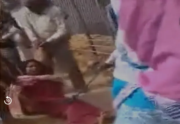 ଟିଏମ୍‌ସି କର୍ମୀଙ୍କ ଅମାନବୀୟ କାଣ୍ଡ : ଶିକ୍ଷୟିତ୍ରୀଙ୍କୁ ବାନ୍ଧି ରାସ୍ତାରେ ଘୋଷାଡ଼ିଲେ