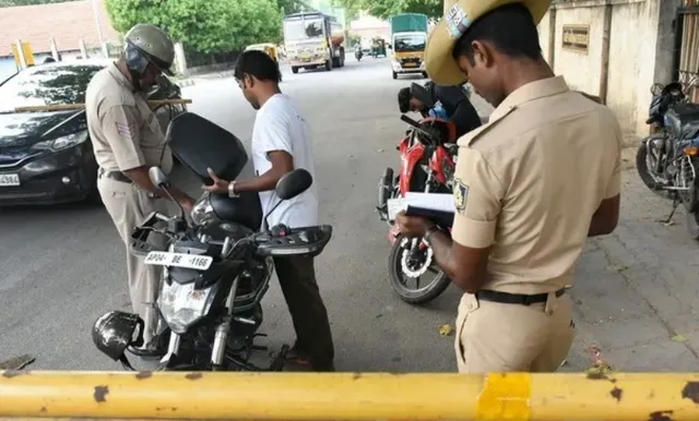 ଏତଲା ନ ଲେଖିବାରୁ ଟ୍ରାଫିକ ପୁଲିସଙ୍କ ଉପରକୁ ଆକ୍ରମଣ କଲା ନିୟମ ଉଲ୍ଲଂଘନକାରୀ