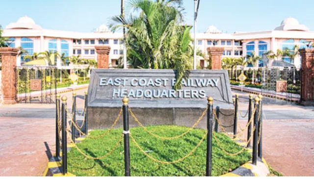 ଏମିତି ହୋଇଥିଲା ଟେଣ୍ଡର୍‌ ଫିକ୍ସିଂ, ପୂର୍ବତଟ ରେଳବାଇ ଅଫିସ ସମେତ ୧୫ ଜାଗାରେ ଚଢ଼ଉ