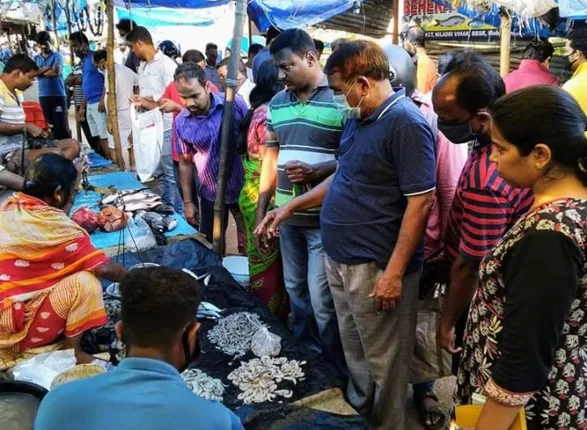 ଦୂରତା ମାନୁନାହାନ୍ତି ଆମିଷ ଲୋଭୀ