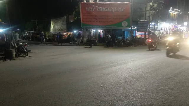 ଘାରିଛି କରୋନା ଭୟ: ଜନଗହଳିପୂର୍ଣ୍ଣ ଷ୍ଟେସନ ଛକ ଖାଁ ଖାଁ, ହୋଟେଲ ଶିଳ୍ପ ପ୍ରଭାବିତ