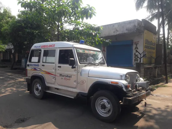 ଲକଡାଉନ୍ ସମୟରେ ଆମ୍ବୁଲାନସରେ ଯାତ୍ରୀବୁହା; ଡ୍ରାଇଭର ଅଟକ, ୬ ଯାତ୍ରୀଙ୍କୁ ପୁଲିସ୍ ନୋଟିସ୍