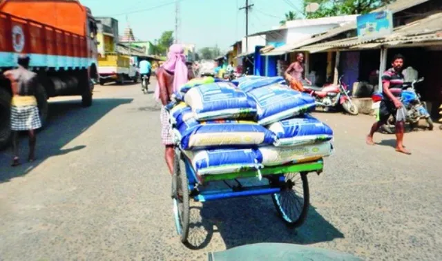 ମାଲଗୋଦାମ ବ୍ୟବସାୟୀ ଅତିଷ୍ଠ; ୨୫ ଶହ ପାସ୍ ବାତିଲ୍ କଲା ପୁଲିସ