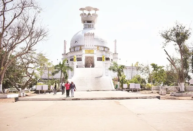 ଶାନ୍ତିସ୍ତୂପ ଗଛ କଟାକୁ ବିରୋଧ: ଗ୍ରିନ୍‌ ଟ୍ରିବ୍ୟୁନାଲ୍‌ ଯିବାକୁ ପ୍ରେରଣାର ଧମକ