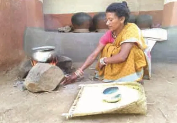 ଚିନ୍ତା ବଢ଼ାଇଲାଣି ହାଣ୍ଡିଶାଳ : ଚାଉଳ ନାହିଁ, ପେଟରେ ଓଦାକନା ପକାଇଛନ୍ତି ଦିନମଜୁରିଆ