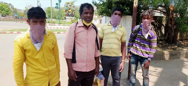 ଚାଲିଚାଲି ଫେରୁଛନ୍ତି ୪ ଶ୍ରମିକ; ୩୦୦ କିଲୋମିଟର ଚାଲିଲେ ପହଞ୍ଚିବେ ଘରେ
