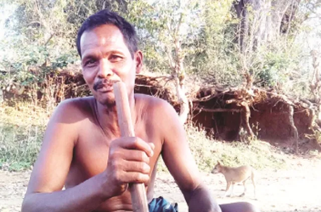 ଦିନ ମଜୁରିଆଙ୍କ ଚିନ୍ତା ବଢ଼ାଇଲାଣି ହାଣ୍ତିଶାଳ : ଲକ୍‌ଡାଉନ୍‌ ଯୋଗୁଁ କାମ ବନ୍ଦ, ରୋଜଗାର ହରାଇ ଦୁର୍ବିସହ ଜୀବନ ବିତାଉଛନ୍ତି ଅନେକ ପରିବାର