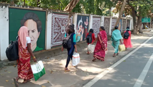 କନ୍ଧମାଳରେ କରୋନା କଟକଣା: ହଷ୍ଟେଲ ଛାଡିଲେ ୩୬ହଜାର ଅନ୍ତେବାସୀ 