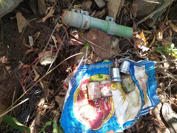 ଓଡ଼ିଶା-ଝାଡ଼ଖଣ୍ଡ ସୀମାରେ ଯବାନଙ୍କୁ ସଫଳତା: ପଣ୍ଡ ହେଲା ବଡ଼ଧରଣର ହିଂସା ଯୋଜନା, ବିପୁଳ ପରିମାଣରେ ବିସ୍ଫୋରକ ସାମଗ୍ରୀ ଜବତ