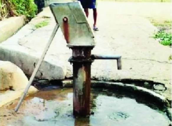 ମହାକାଳପଡ଼ା : ଅସୁସ୍ଥ ସ˚ପର୍କୀୟଙ୍କୁ ଆଶ୍ରୟ ଦେଲେ ବୋଲି ଗାଁ ନଳକୂପରେ ଉଡ଼ିଲା ନାଲି ପତାକା