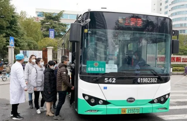 କରୋନା ଉତ୍ପତ୍ତିସ୍ଥଳ ଉହାନ୍‌ରେ ଆରମ୍ଭ ହେଲା ବସ୍‌ ସେବା