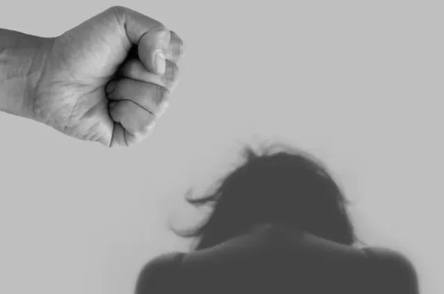 ବରଯାତ୍ରୀରେ ସପ୍ତମ ଶ୍ରେଣୀ ଛାତ୍ରୀଙ୍କୁ ନାଚୁଥିବାରୁ ଦେଖିବା ପରେ ମଣ୍ଡପ ପଛପଟକୁ ଟାଣି ନେଇ ଦୁଷ୍କର୍ମ କଲା ଅଭିଯୁକ୍ତ