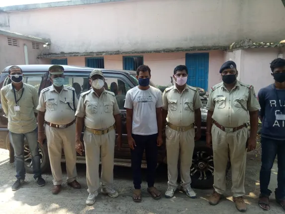 ୧୦୦୦ ଲିଟର ଦେଶୀ ମଦ-ସ୍କୋର୍ପିଓ ଜବତ, ଜଣେ ଅଭିଯୁକ୍ତ ଗିରଫ