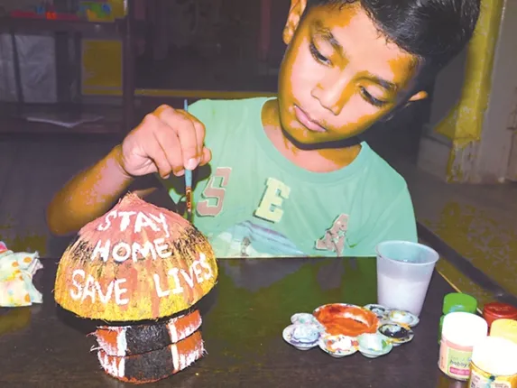 କୁନି ହାତରେ କରୋନା ସଚେତନତା ବାର୍ତା