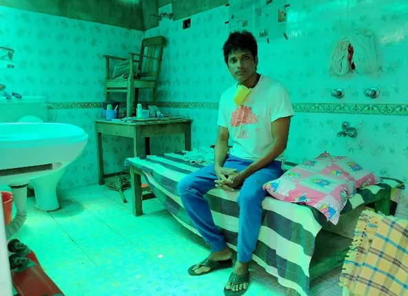 ପାଇଖାନାରେ ଏକାନ୍ତବାସରେ ଅନ୍ତର୍ଜାତୀୟ ଓଡ଼ିଆ ଅଭିନେତା ଦେବେଶ ରଞ୍ଜନ