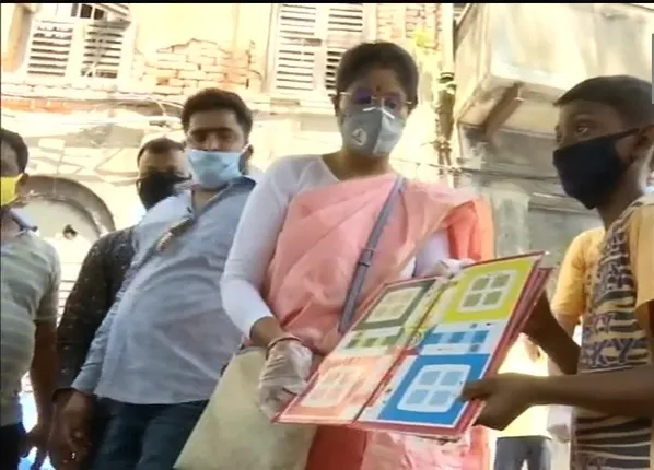 ଲକଡାଉନ୍ ବେଳେ ଘରେ ରହିବାକୁ ଲୋକଙ୍କୁ ଲୁଡୁ ବାଣ୍ଟିଲେ ମନ୍ତ୍ରୀ