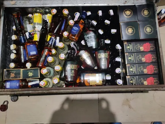 ଲକଡାଉନ ପାଇଁ ଜମୁଛି ଚୋରା ମଦ କାରବାର, ସୀମାନ୍ତ ଝାଡ଼ଖଣ୍ଡରୁ ଆସୁଛି ନକଲି ମଦ