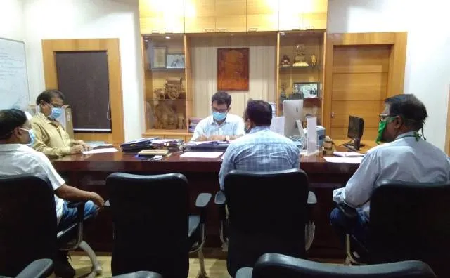 କଳାହାଣ୍ଡି ଜିଲ୍ଲାରେ କୋଭିଡ ହସ୍ପିଟାଲ ପାଇଁ ଜିଲ୍ଲା ପ୍ରଶାସନ ଓ ଓଏମସି ମଧ୍ୟରେ ଏମଓୟୁ ସ୍ବାକ୍ଷର