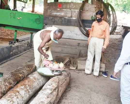 ଖପୁରିଆରେ ରଥକାଠ ଚିରଟ ଅନୁକୂଳ