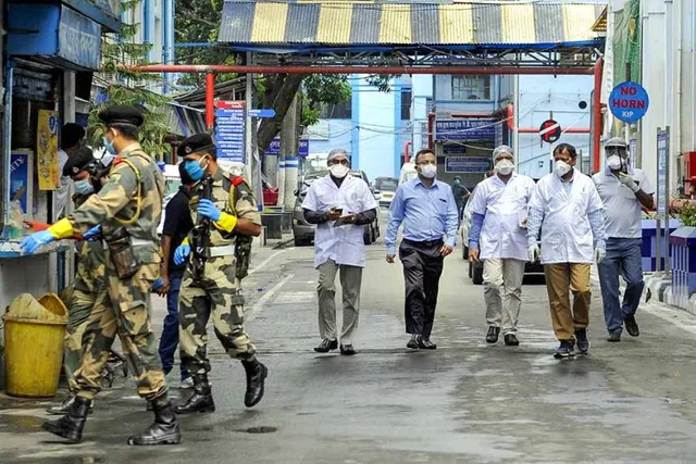 ଅବରୋଧ ଅଞ୍ଚଳ ପାଇଁ ସ୍ବତନ୍ତ୍ର ରଣନୀତି: ୨୪ ଘଣ୍ଟାରେ ୩୯୦୦ ଆକ୍ରାନ୍ତ, ପ୍ରବାସୀଙ୍କ ପାଇଁ ବଢ଼ୁଛି ସଂକ୍ରମଣ