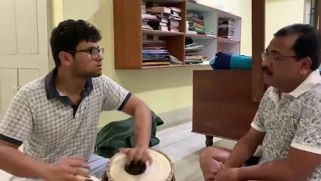 ପୁଅଙ୍କ ସହ ଗୀତ ଗାଇଲେ ଜଗତସିଂହପୁର ଜିଲ୍ଲାପାଳ, ଲକଡାଉନ ସମୟରେ ଘରେ ରହିବାକୁ କଲେ ନିବେଦନ