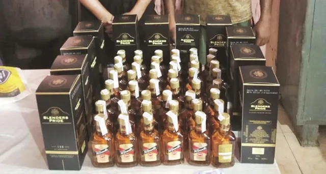 ୧୦ ଲକ୍ଷରୁ ଉର୍ଦ୍ଧ୍ବ ମୂଲ୍ୟର ମଦ ସହ ଡମ୍ଫର୍ ଜବତ; ଚାଳକ ସମେତ ୩ ଗିରଫ