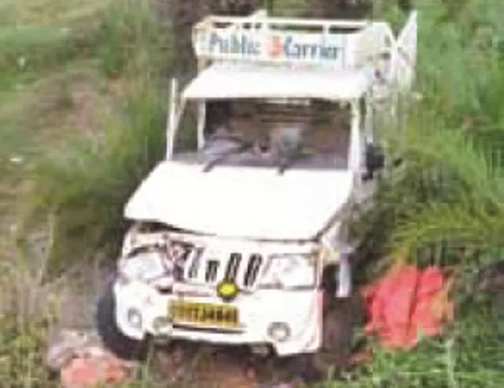 ରାସ୍ତାପାର୍ଶ୍ବକୁ ପିକ୍‌ଅପ୍‌ ଓଲଟି ୩ ମୃତ, ୮ ଗୁରୁତର, କ୍ରସର୍‌କୁ ଯାଉଥିଲେ ୧୪ ଶ୍ରମିକ