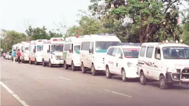 ଅନ୍ୟ ରାଜ୍ୟରୁ ଆମ୍ବୁଲାନ୍ସରେ ଫେରୁଛନ୍ତି ଲୋକେ, ରାଜଘାଟ ଚେକ୍‌ପୋଷ୍ଟରେ ଧରାପଡ଼ିଲା ଶତାଧିକ ଗାଡ଼ି