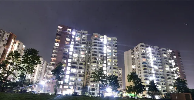 କରୋନା ବିରୋଧରେ ଲଢ଼େଇ : ଝଲସିଲା ସାମୂହିକ ଶକ୍ତିର ଆଲୁଅ